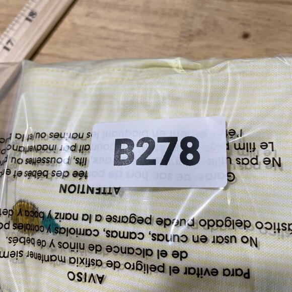 NEW Lands' End Men's M Yellow Pineapple Embroidered Deck Beach Shorts - Picture 7 of 7